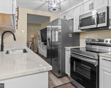 1754 Castleford Square - Photo Thumbnail 3