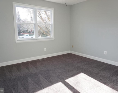 295 Overleaf Court - Photo Thumbnail 10