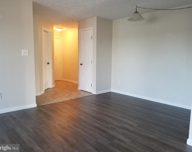 696 Winding Stream Way - Photo Thumbnail 12