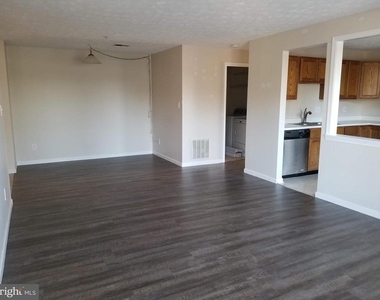 696 Winding Stream Way - Photo Thumbnail 10