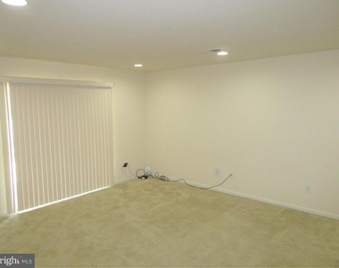 220 Jenny Drive - Photo Thumbnail 14