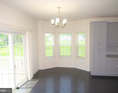 220 Jenny Drive - Photo Thumbnail 3