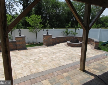 220 Jenny Drive - Photo Thumbnail 17