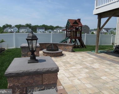 220 Jenny Drive - Photo Thumbnail 18