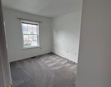 384 Braddock Road - Photo Thumbnail 11
