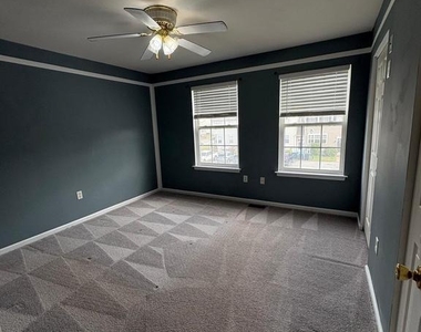 384 Braddock Road - Photo Thumbnail 8
