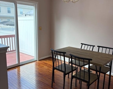 384 Braddock Road - Photo Thumbnail 6