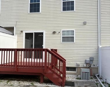 384 Braddock Road - Photo Thumbnail 14