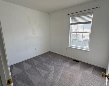 384 Braddock Road - Photo Thumbnail 12
