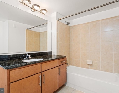 915 E Street Nw - Photo Thumbnail 5