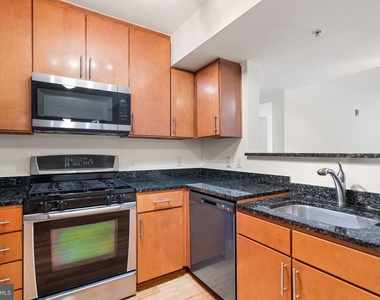 915 E Street Nw - Photo Thumbnail 2