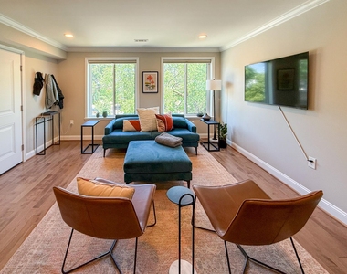 1601 North Carolina Avenue Ne - Photo Thumbnail 3