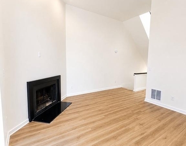 406 15th Street Se - Photo Thumbnail 5
