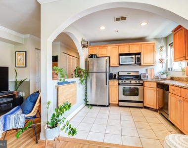 401 Evarts Street Ne - Photo Thumbnail 11