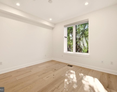 1023 16th Street Ne - Photo Thumbnail 15