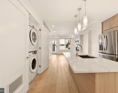 1023 16th Street Ne - Photo Thumbnail 6