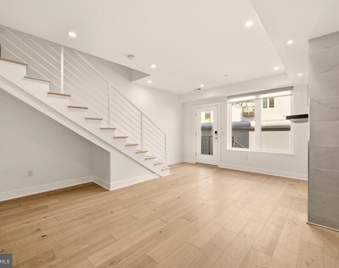 1023 16th Street Ne - Photo Thumbnail 8