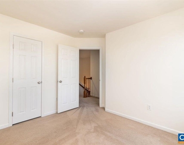 2138 Lockwood Dr - Photo Thumbnail 15