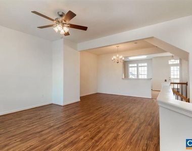 2138 Lockwood Dr - Photo Thumbnail 2