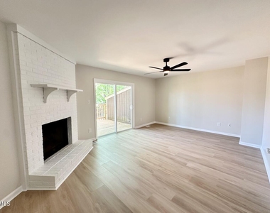 4050 Arckelton Drive - Photo Thumbnail 6