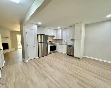 4050 Arckelton Drive - Photo Thumbnail 5