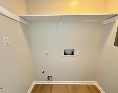 4050 Arckelton Drive - Photo Thumbnail 17