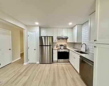 4050 Arckelton Drive - Photo Thumbnail 3