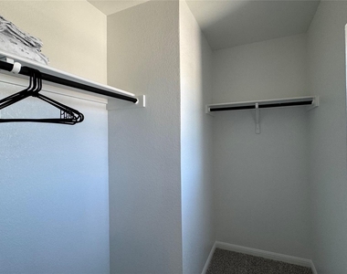 6915 Tiznow Ln - Photo Thumbnail 17