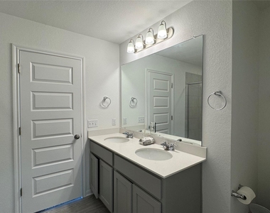 6915 Tiznow Ln - Photo Thumbnail 12