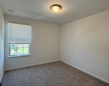 6915 Tiznow Ln - Photo Thumbnail 22