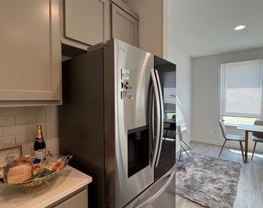 6915 Tiznow Ln - Photo Thumbnail 11