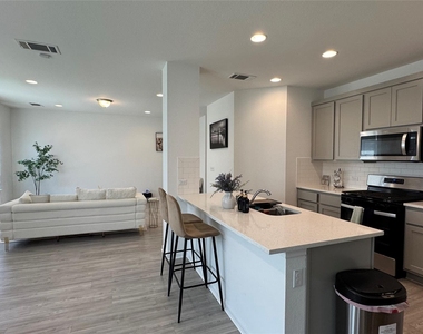 6915 Tiznow Ln - Photo Thumbnail 30