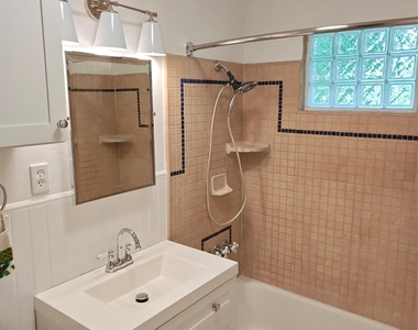 3207 Locke Ln - Photo Thumbnail 16