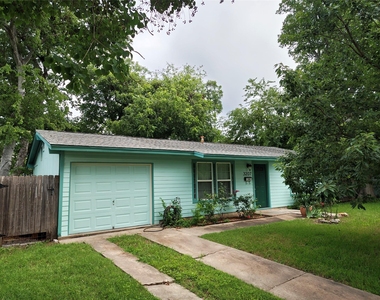 3207 Locke Ln - Photo Thumbnail 3