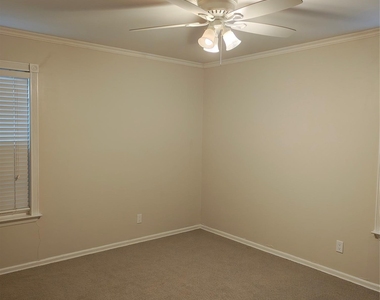 3207 Locke Ln - Photo Thumbnail 13