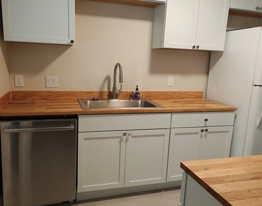 3207 Locke Ln - Photo Thumbnail 8