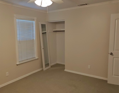 3207 Locke Ln - Photo Thumbnail 14