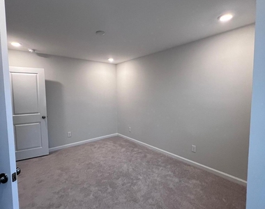 6422 Coda Court - Photo Thumbnail 18