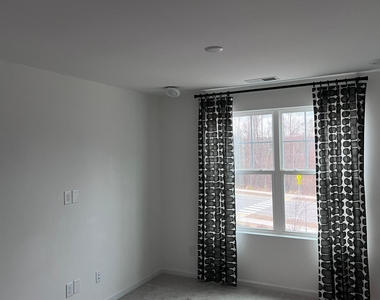 6422 Coda Court - Photo Thumbnail 12