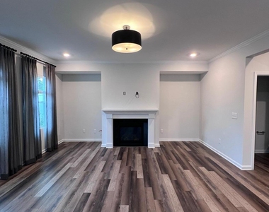 6422 Coda Court - Photo Thumbnail 3