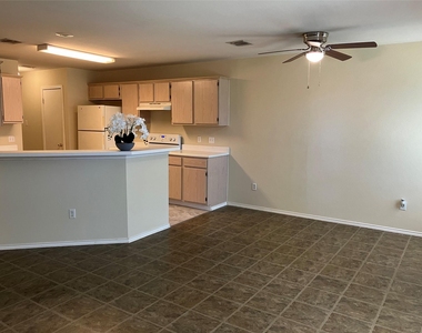 9629 Sugar Hill Dr - Photo Thumbnail 6
