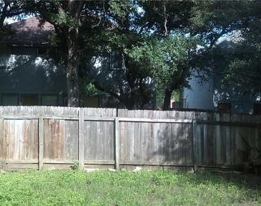 9629 Sugar Hill Dr - Photo Thumbnail 14