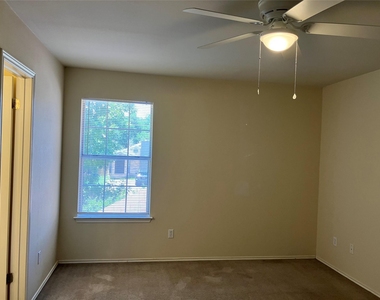 9629 Sugar Hill Dr - Photo Thumbnail 10