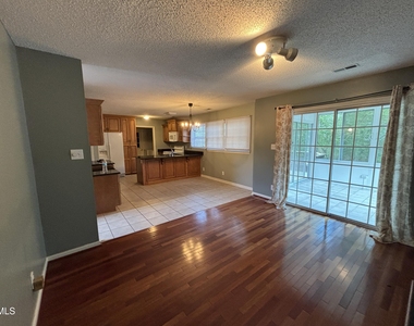 12 Bridgeport Drive - Photo Thumbnail 15
