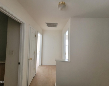 12 Bridgeport Drive - Photo Thumbnail 35