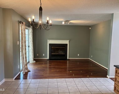 12 Bridgeport Drive - Photo Thumbnail 9