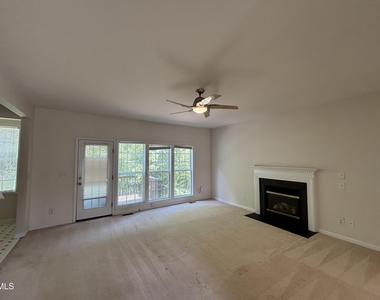 12 Bridgeport Drive - Photo Thumbnail 5