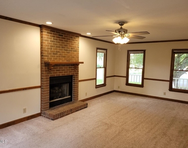 4009 Omer Lane - Photo Thumbnail 5