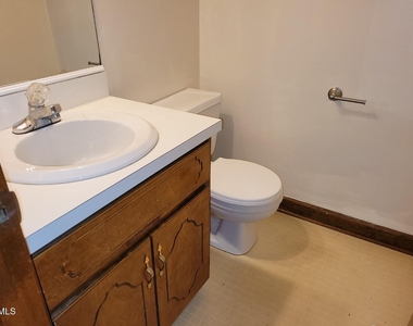 4009 Omer Lane - Photo Thumbnail 8