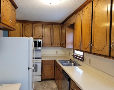 4009 Omer Lane - Photo Thumbnail 7